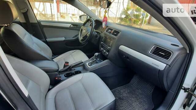 Белый Фольксваген Джетта, объемом двигателя 1.39 л и пробегом 160 тыс. км за 8200 $, фото 8 на Automoto.ua