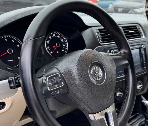 Белый Фольксваген Джетта, объемом двигателя 1.8 л и пробегом 220 тыс. км за 9800 $, фото 12 на Automoto.ua