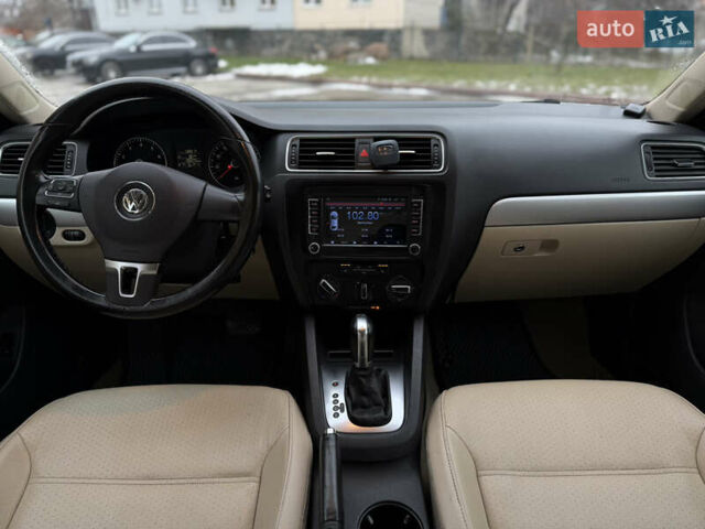 Білий Фольксваген Джетта, об'ємом двигуна 2.5 л та пробігом 180 тис. км за 8100 $, фото 14 на Automoto.ua