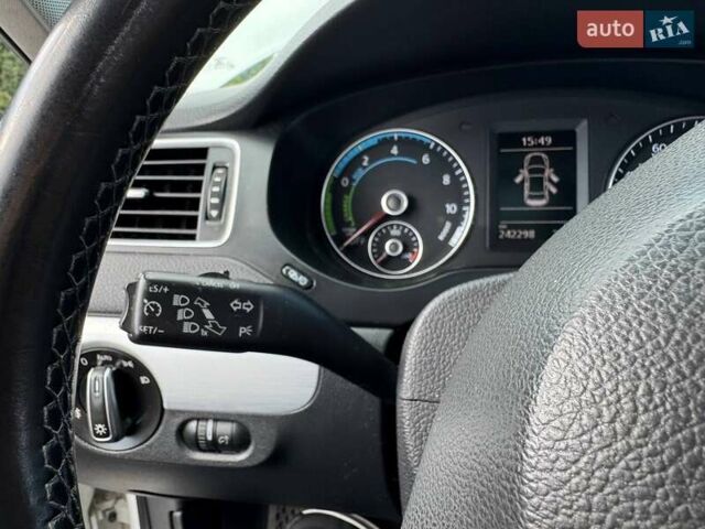 Белый Фольксваген Джетта, объемом двигателя 1.4 л и пробегом 242 тыс. км за 7900 $, фото 22 на Automoto.ua