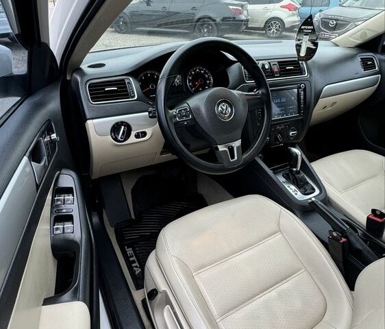 Белый Фольксваген Джетта, объемом двигателя 1.8 л и пробегом 220 тыс. км за 9800 $, фото 9 на Automoto.ua