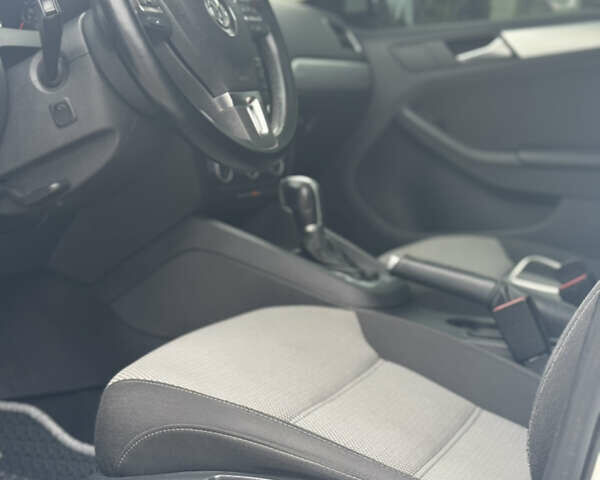 Белый Фольксваген Джетта, объемом двигателя 1.4 л и пробегом 243 тыс. км за 10999 $, фото 48 на Automoto.ua