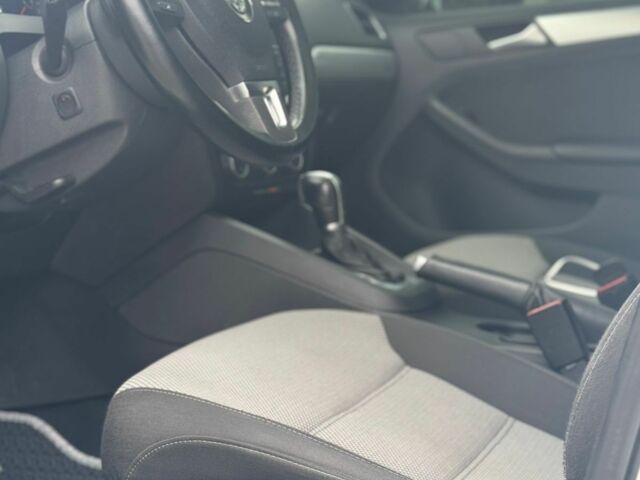 Белый Фольксваген Джетта, объемом двигателя 0 л и пробегом 240 тыс. км за 10500 $, фото 1 на Automoto.ua