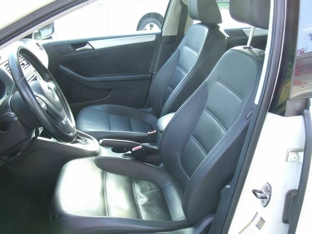 Белый Фольксваген Джетта, объемом двигателя 2.5 л и пробегом 89 тыс. км за 7000 $, фото 8 на Automoto.ua