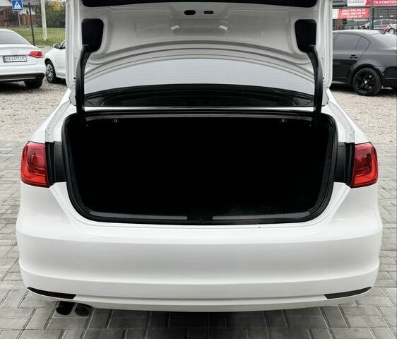 Белый Фольксваген Джетта, объемом двигателя 1.8 л и пробегом 220 тыс. км за 9800 $, фото 5 на Automoto.ua