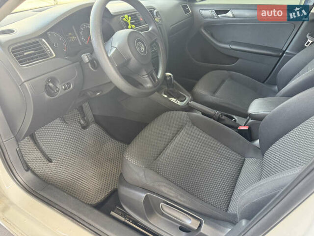 Белый Фольксваген Джетта, объемом двигателя 1.98 л и пробегом 175 тыс. км за 8600 $, фото 7 на Automoto.ua