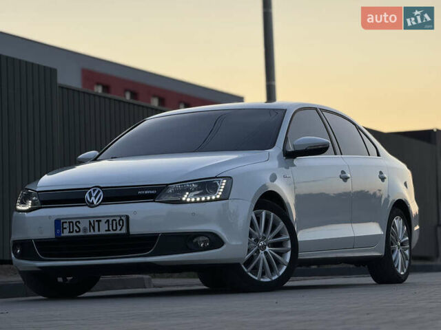 Белый Фольксваген Джетта, объемом двигателя 1.4 л и пробегом 243 тыс. км за 10999 $, фото 4 на Automoto.ua