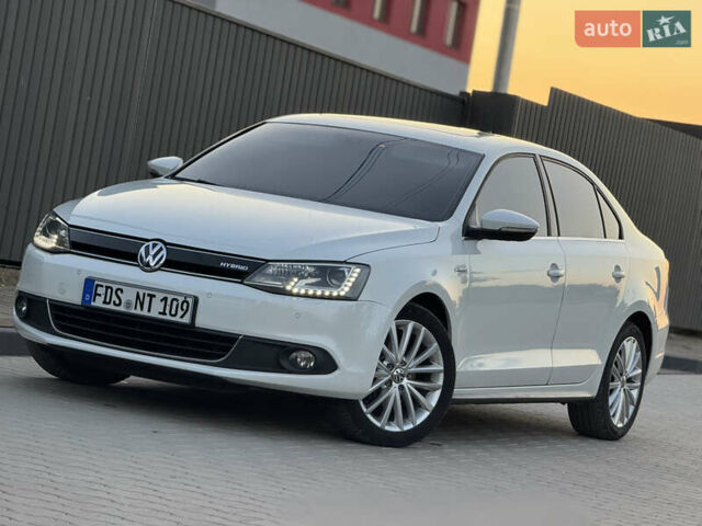 Белый Фольксваген Джетта, объемом двигателя 1.4 л и пробегом 243 тыс. км за 10999 $, фото 2 на Automoto.ua