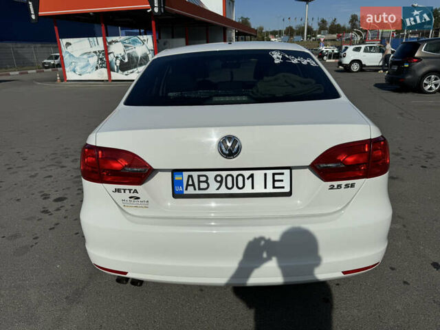 Белый Фольксваген Джетта, объемом двигателя 2.48 л и пробегом 230 тыс. км за 9700 $, фото 2 на Automoto.ua