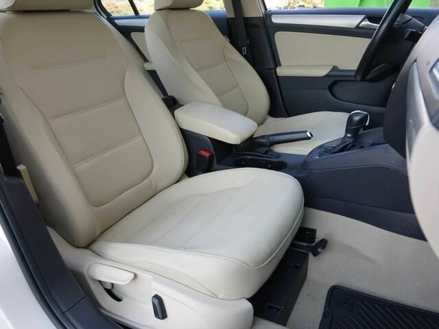 Білий Фольксваген Джетта, об'ємом двигуна 2.5 л та пробігом 85 тис. км за 1150 $, фото 10 на Automoto.ua