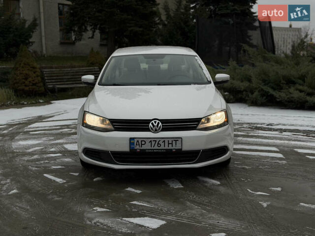 Білий Фольксваген Джетта, об'ємом двигуна 2.5 л та пробігом 180 тис. км за 8100 $, фото 1 на Automoto.ua