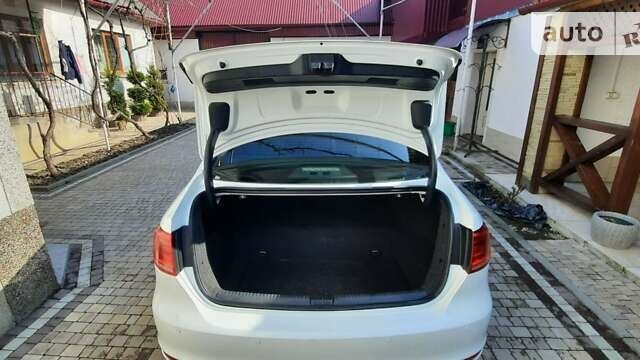 Белый Фольксваген Джетта, объемом двигателя 1.39 л и пробегом 160 тыс. км за 8200 $, фото 18 на Automoto.ua