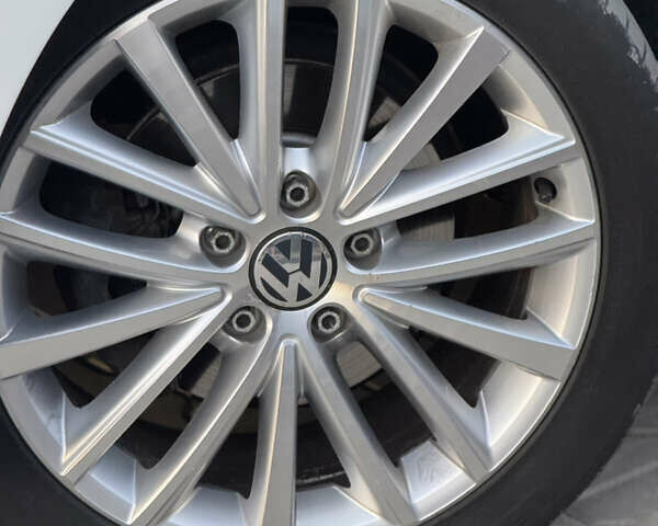 Белый Фольксваген Джетта, объемом двигателя 1.4 л и пробегом 243 тыс. км за 10999 $, фото 27 на Automoto.ua