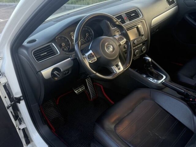 Белый Фольксваген Джетта, объемом двигателя 2 л и пробегом 180 тыс. км за 10100 $, фото 3 на Automoto.ua