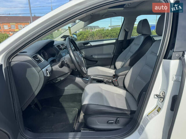 Білий Фольксваген Джетта, об'ємом двигуна 1.39 л та пробігом 186 тис. км за 10800 $, фото 16 на Automoto.ua