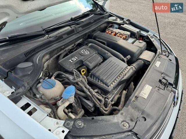 Белый Фольксваген Джетта, объемом двигателя 1.4 л и пробегом 242 тыс. км за 7900 $, фото 38 на Automoto.ua