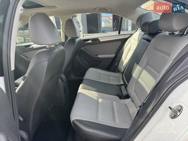 Білий Фольксваген Джетта, об'ємом двигуна 1.39 л та пробігом 186 тис. км за 10800 $, фото 18 на Automoto.ua