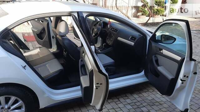 Белый Фольксваген Джетта, объемом двигателя 1.39 л и пробегом 160 тыс. км за 8200 $, фото 4 на Automoto.ua