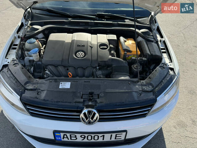 Белый Фольксваген Джетта, объемом двигателя 2.48 л и пробегом 230 тыс. км за 9700 $, фото 16 на Automoto.ua