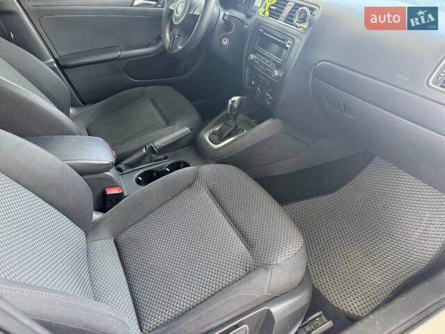 Белый Фольксваген Джетта, объемом двигателя 1.98 л и пробегом 175 тыс. км за 8600 $, фото 13 на Automoto.ua