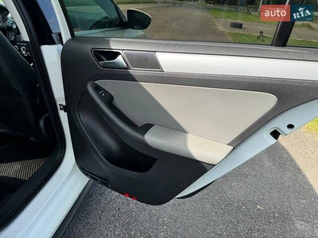 Белый Фольксваген Джетта, объемом двигателя 1.4 л и пробегом 242 тыс. км за 7900 $, фото 16 на Automoto.ua