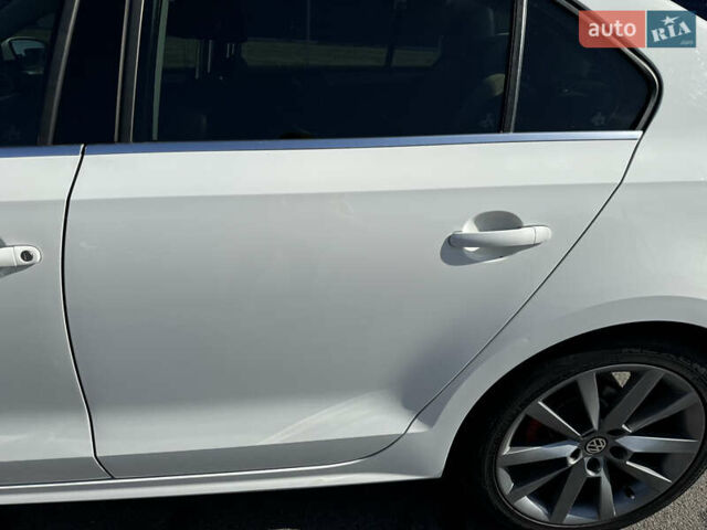 Белый Фольксваген Джетта, объемом двигателя 2.48 л и пробегом 230 тыс. км за 9700 $, фото 6 на Automoto.ua