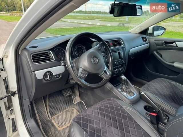 Белый Фольксваген Джетта, объемом двигателя 1.4 л и пробегом 242 тыс. км за 7900 $, фото 20 на Automoto.ua