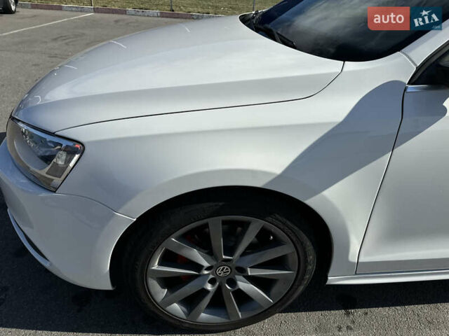 Белый Фольксваген Джетта, объемом двигателя 2.48 л и пробегом 230 тыс. км за 9700 $, фото 10 на Automoto.ua