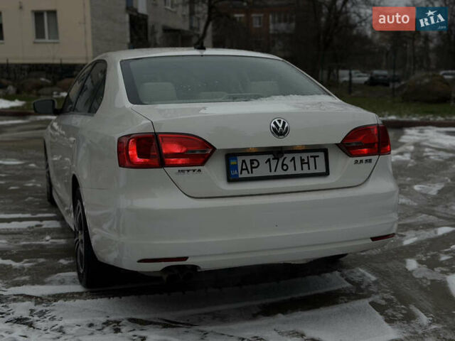 Білий Фольксваген Джетта, об'ємом двигуна 2.5 л та пробігом 180 тис. км за 8100 $, фото 4 на Automoto.ua
