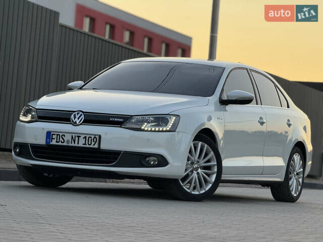 Белый Фольксваген Джетта, объемом двигателя 1.4 л и пробегом 243 тыс. км за 10999 $, фото 3 на Automoto.ua