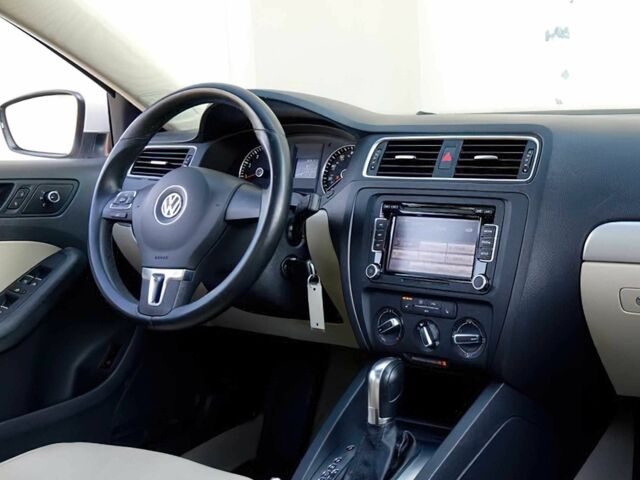 Білий Фольксваген Джетта, об'ємом двигуна 2.5 л та пробігом 85 тис. км за 1150 $, фото 8 на Automoto.ua