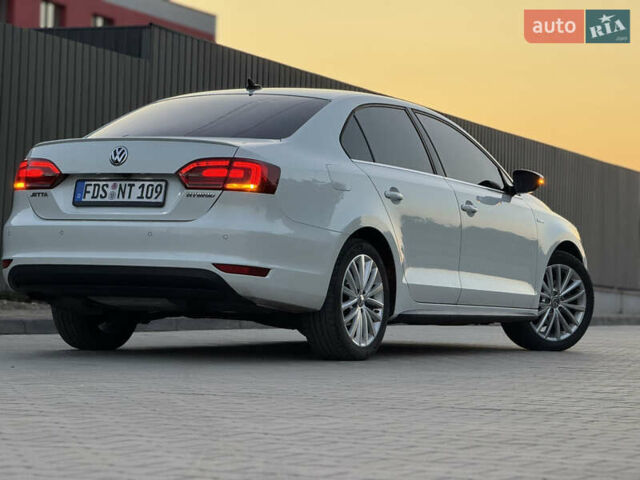 Белый Фольксваген Джетта, объемом двигателя 1.4 л и пробегом 243 тыс. км за 10999 $, фото 8 на Automoto.ua