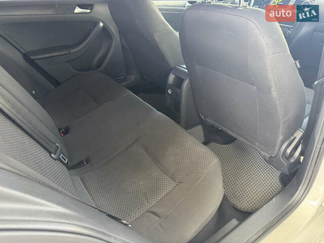 Белый Фольксваген Джетта, объемом двигателя 1.98 л и пробегом 175 тыс. км за 8600 $, фото 11 на Automoto.ua