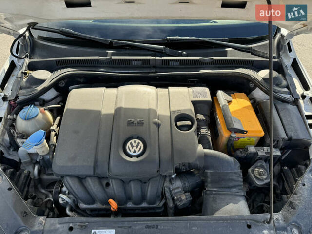 Белый Фольксваген Джетта, объемом двигателя 2.48 л и пробегом 230 тыс. км за 9700 $, фото 17 на Automoto.ua