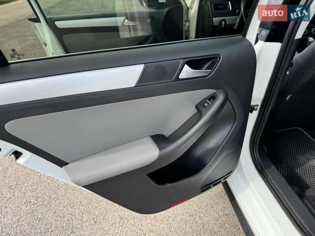 Белый Фольксваген Джетта, объемом двигателя 1.4 л и пробегом 242 тыс. км за 7900 $, фото 18 на Automoto.ua