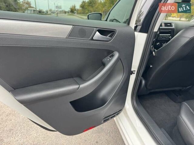 Білий Фольксваген Джетта, об'ємом двигуна 1.97 л та пробігом 216 тис. км за 10600 $, фото 22 на Automoto.ua