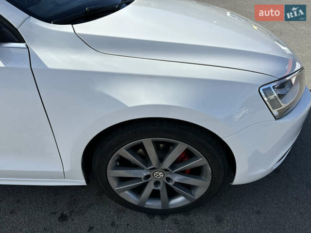 Белый Фольксваген Джетта, объемом двигателя 2.48 л и пробегом 230 тыс. км за 9700 $, фото 11 на Automoto.ua