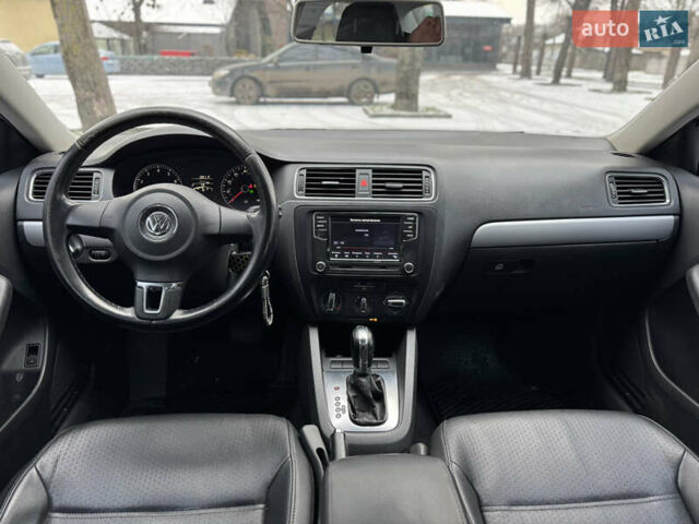 Белый Фольксваген Джетта, объемом двигателя 2.48 л и пробегом 220 тыс. км за 7999 $, фото 10 на Automoto.ua