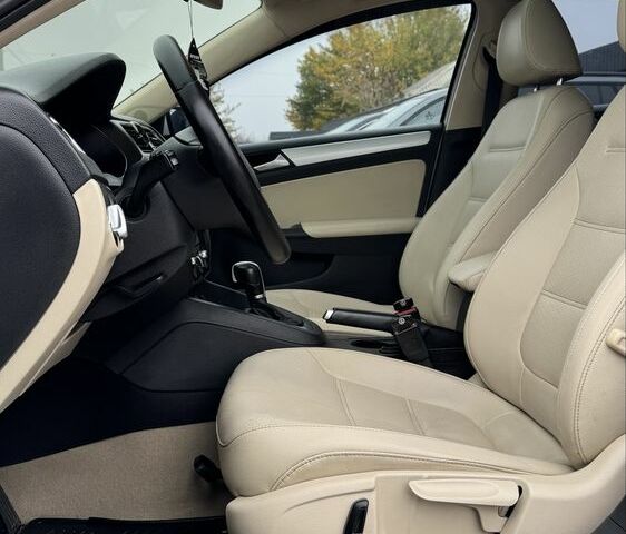 Белый Фольксваген Джетта, объемом двигателя 1.8 л и пробегом 220 тыс. км за 9800 $, фото 11 на Automoto.ua