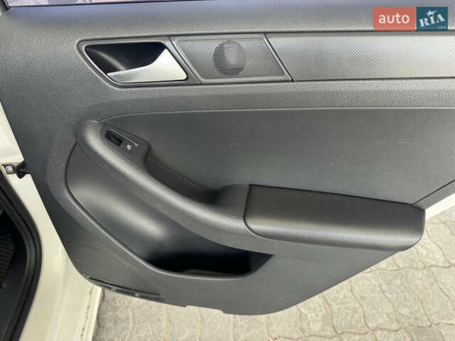 Белый Фольксваген Джетта, объемом двигателя 1.98 л и пробегом 175 тыс. км за 8600 $, фото 10 на Automoto.ua