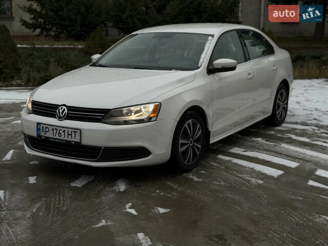 Білий Фольксваген Джетта, об'ємом двигуна 2.5 л та пробігом 180 тис. км за 8100 $, фото 2 на Automoto.ua