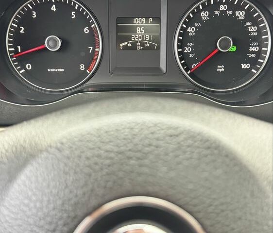 Белый Фольксваген Джетта, объемом двигателя 1.8 л и пробегом 220 тыс. км за 9800 $, фото 18 на Automoto.ua