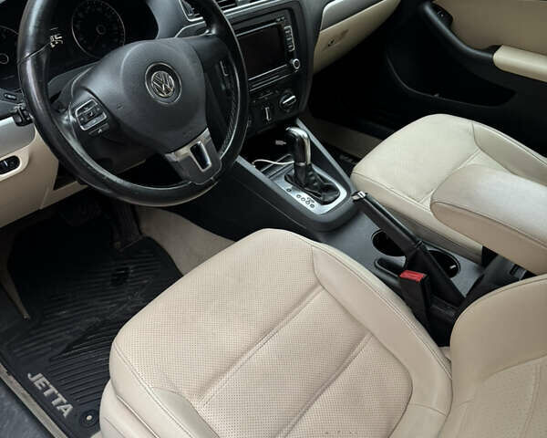 Белый Фольксваген Джетта, объемом двигателя 2.48 л и пробегом 168 тыс. км за 7200 $, фото 11 на Automoto.ua