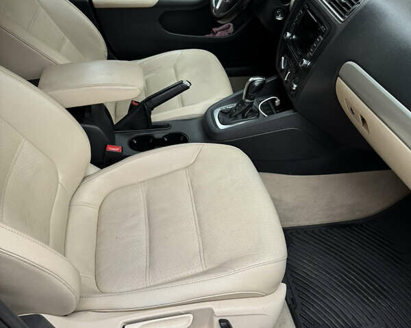 Белый Фольксваген Джетта, объемом двигателя 2.48 л и пробегом 168 тыс. км за 7200 $, фото 14 на Automoto.ua