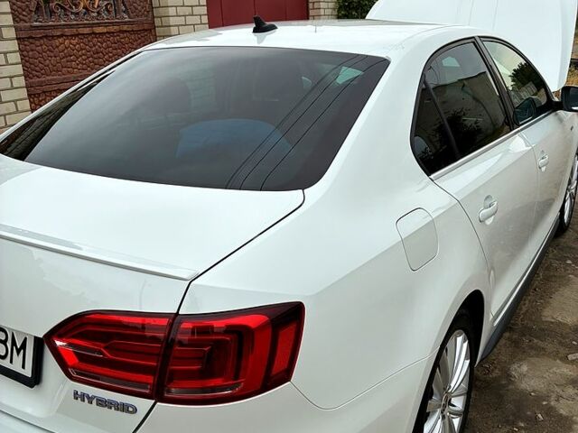 Белый Фольксваген Джетта, объемом двигателя 1.4 л и пробегом 165 тыс. км за 10500 $, фото 2 на Automoto.ua