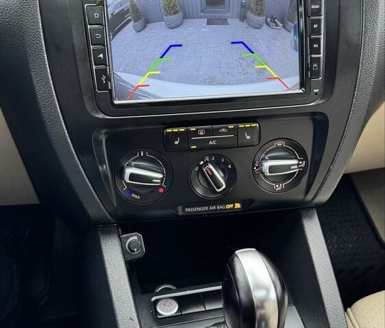 Белый Фольксваген Джетта, объемом двигателя 1.8 л и пробегом 220 тыс. км за 9800 $, фото 19 на Automoto.ua