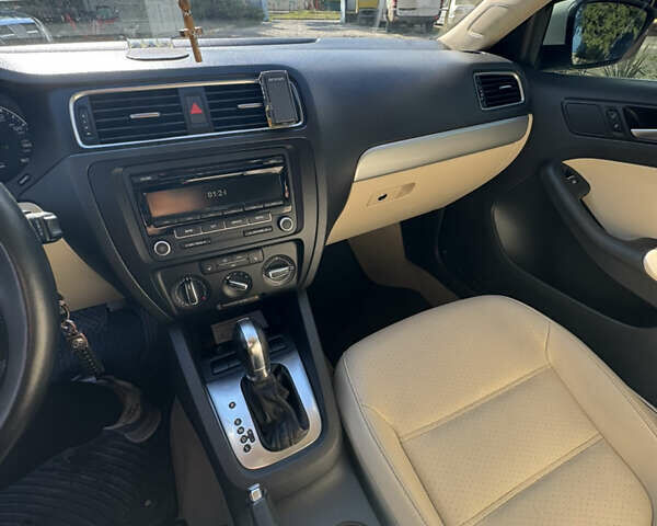 Білий Фольксваген Джетта, об'ємом двигуна 2.5 л та пробігом 115 тис. км за 10200 $, фото 10 на Automoto.ua