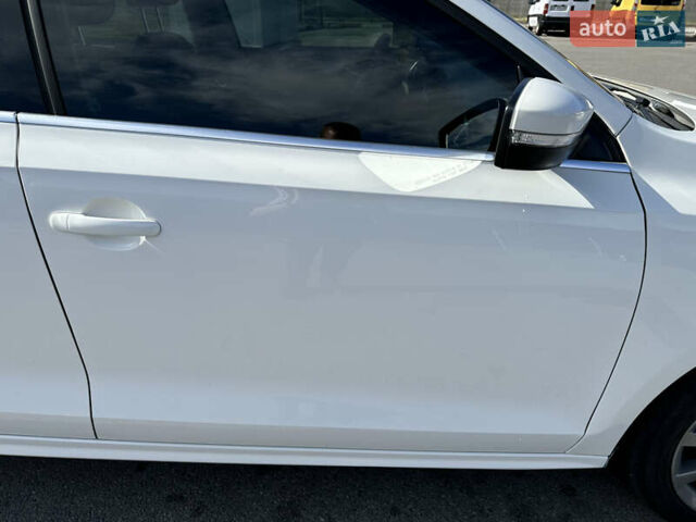 Белый Фольксваген Джетта, объемом двигателя 2.48 л и пробегом 230 тыс. км за 9700 $, фото 8 на Automoto.ua