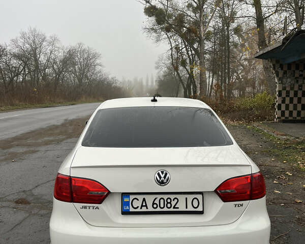 Белый Фольксваген Джетта, объемом двигателя 1.97 л и пробегом 250 тыс. км за 10200 $, фото 4 на Automoto.ua