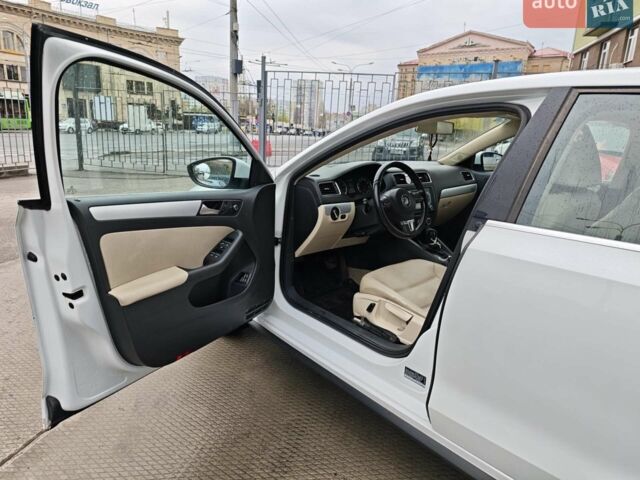 Білий Фольксваген Джетта, об'ємом двигуна 1.4 л та пробігом 292 тис. км за 7290 $, фото 18 на Automoto.ua